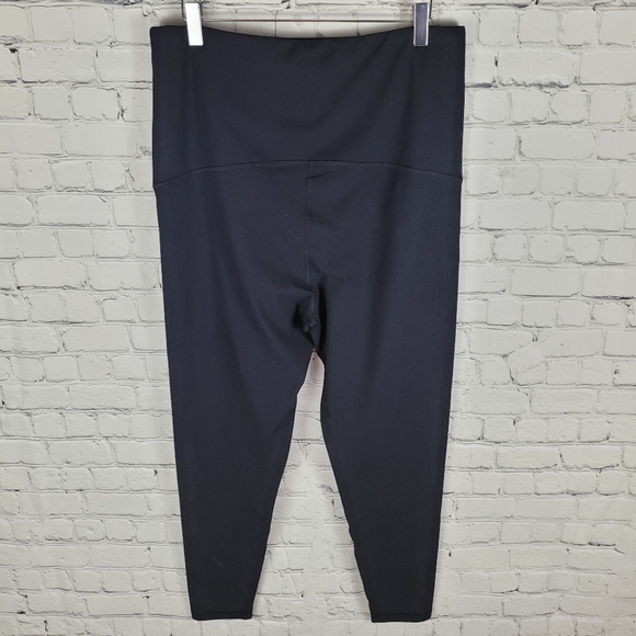 ISABEL MATERNITY | capri maternity postpartum leggings - Picture 3 of 7